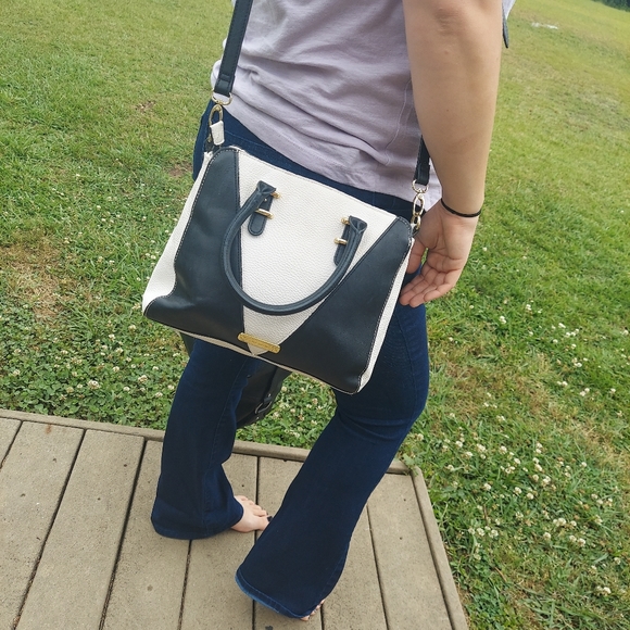 Steve Madden Shoulder Bag - Picture 3 of 6